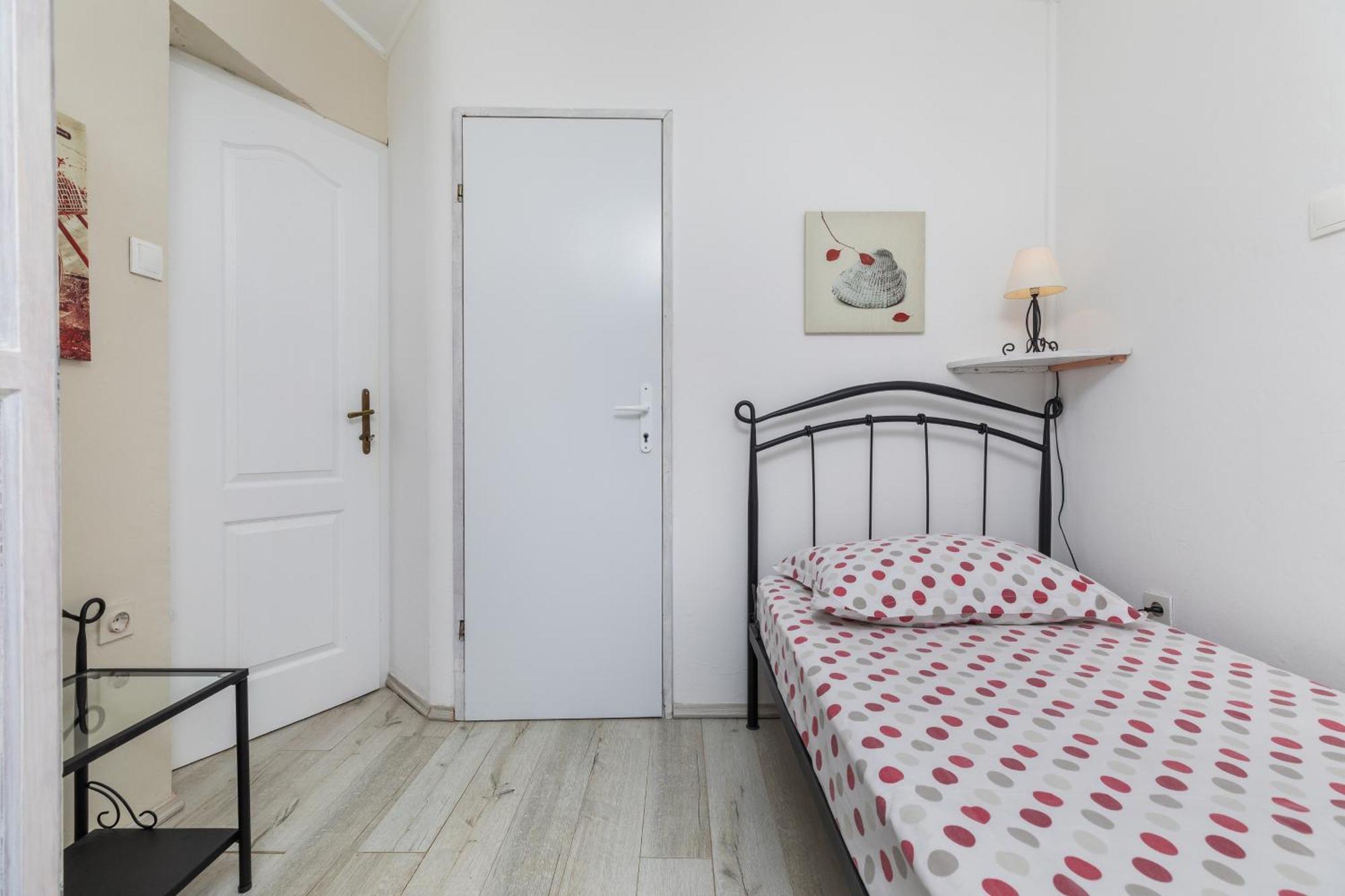 Family Friendly House With A Swimming Pool - 23571 Ferienhaus