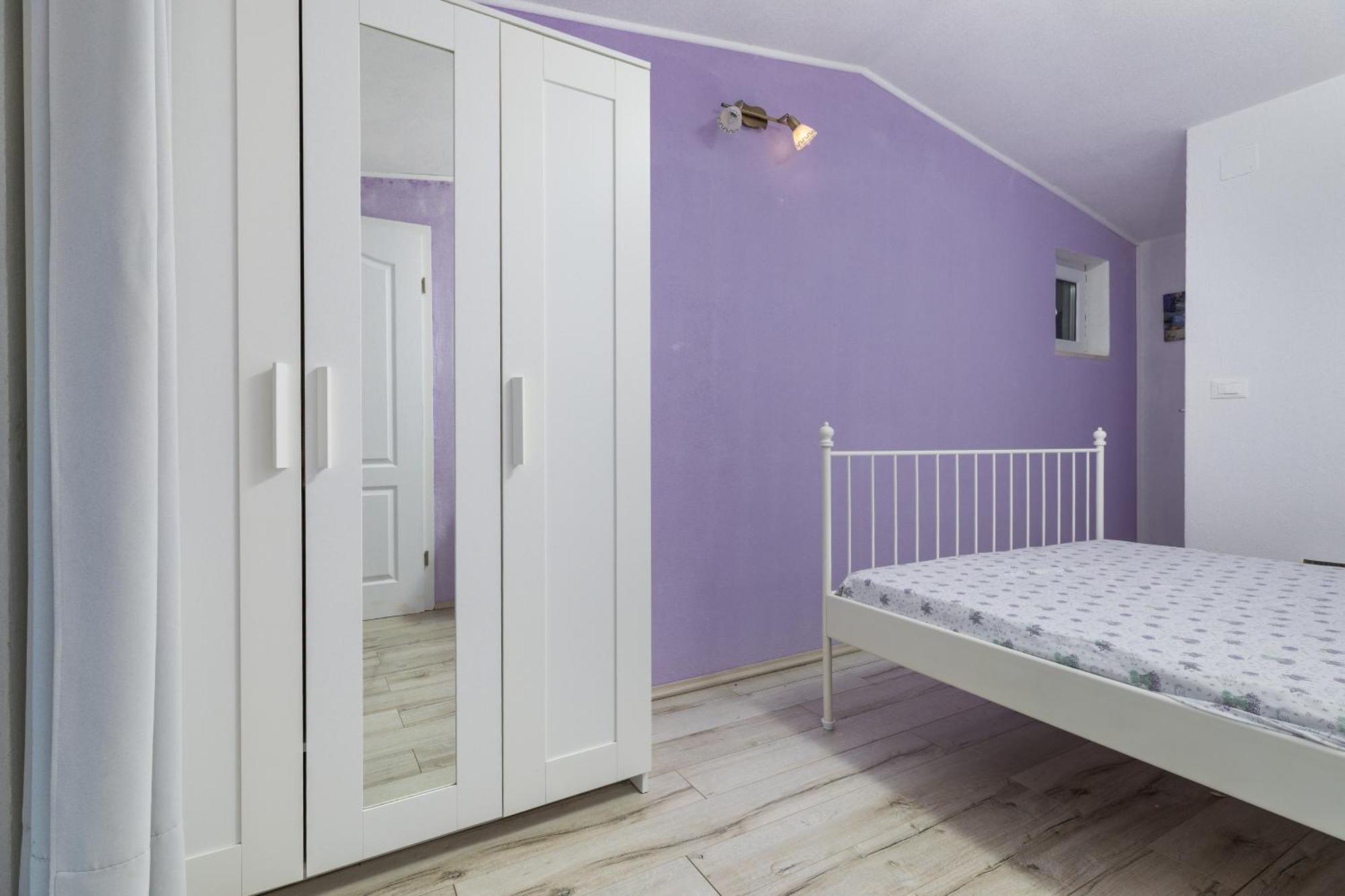 Family Friendly House With A Swimming Pool - 23571