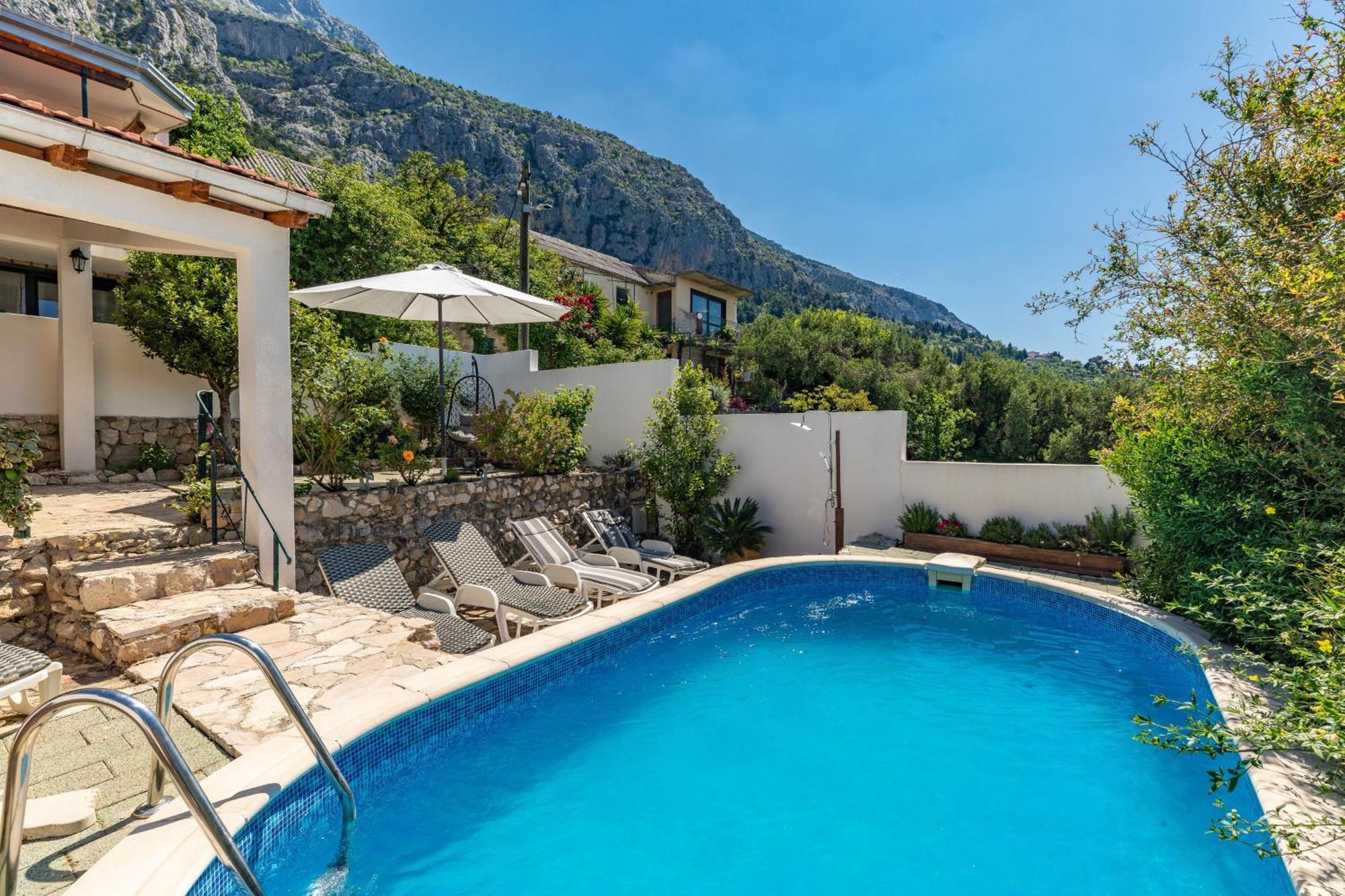 Family Friendly House With A Swimming Pool - 23571 Makarska